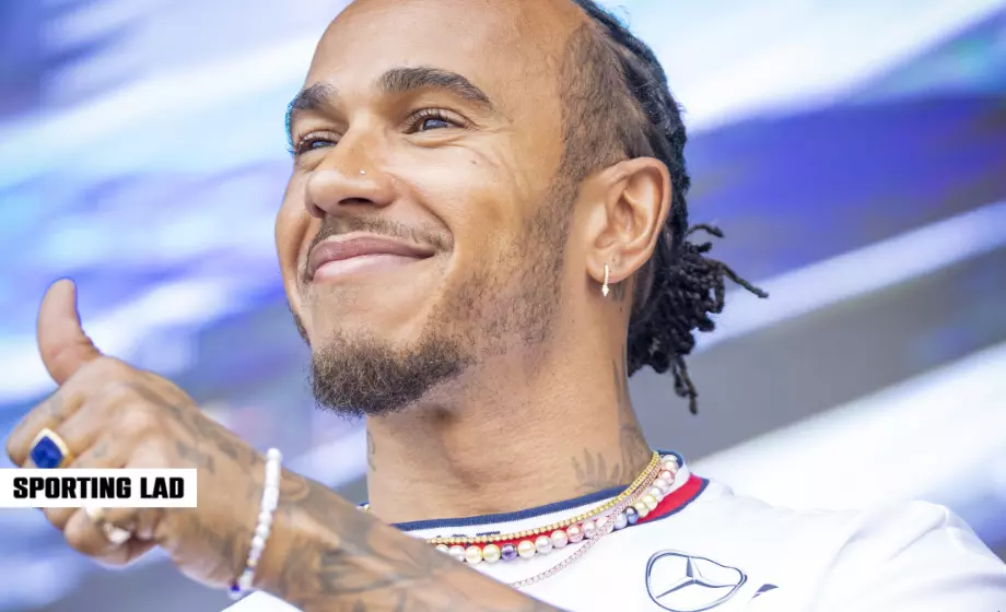 lewis-hamilton-rocks-up-to-silverstone-with-adorable-date-who-f1-fans-love